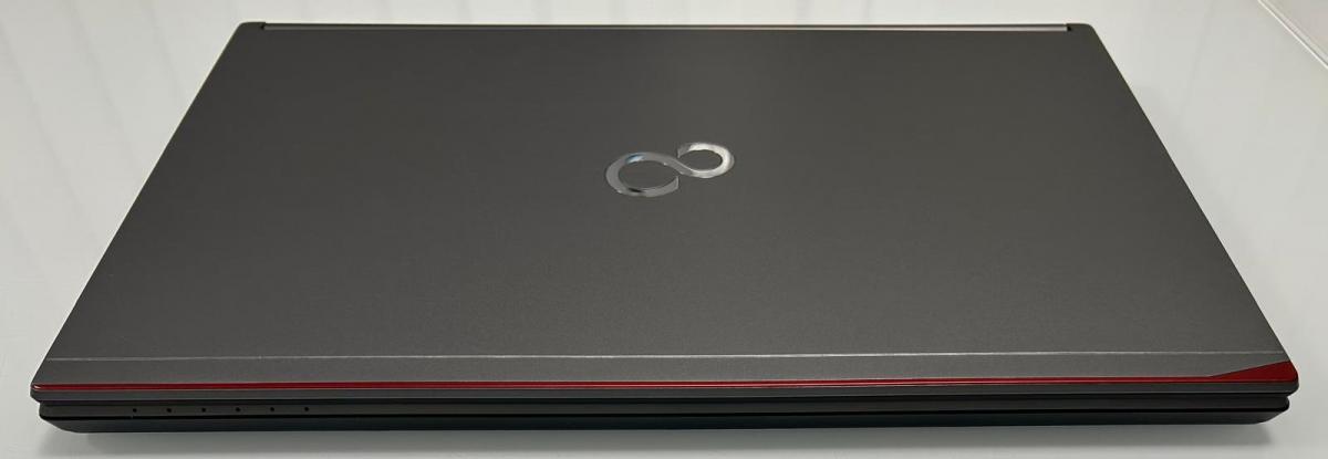 Fujitsu LIFEBOOK E744